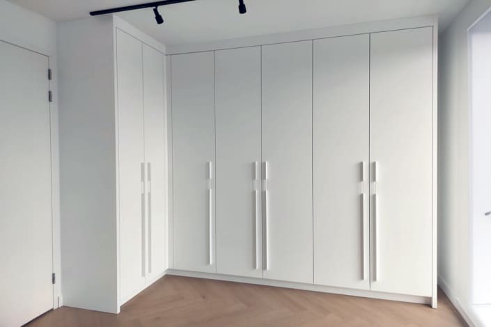Inbouw-kledingkast-op-maat