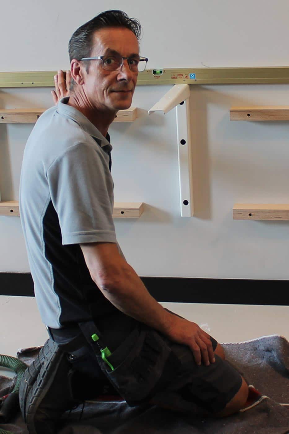 Monteur1_vd-Lee-maatwerk-in-keukens-en-kasten