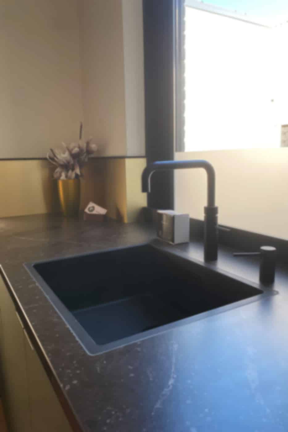 01_verschillende-kranen_showkeuken_vd-Lee-Uden-Volkel