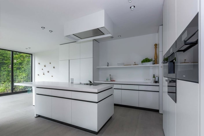 04_witte-strakke-keuken_maatwerk_vd-Lee_Sint-Michielsgestel_2016