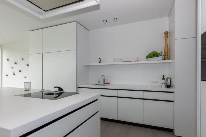 witte-strakke-keuken_maatwerk_vd-Lee_Sint-Michielsgestel_2016